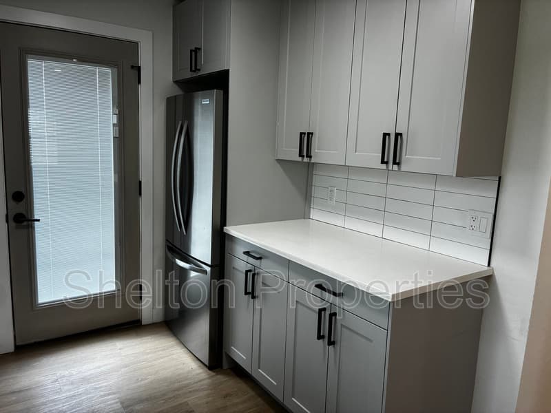 Phoenix House: 614 N 10th Ave Unit A