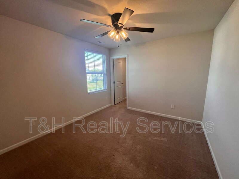 Ulen House: 854 McArthur Drive