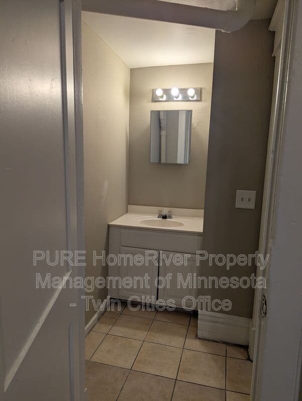 Saint Paul Condo: 605 Van Buren Ave