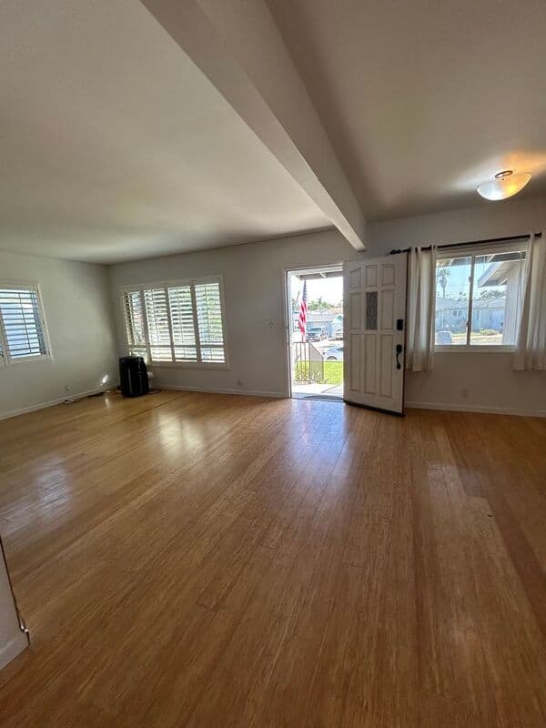 Imperial Beach House: 540 Calla Ave