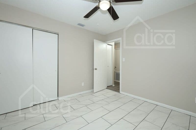 Orlando House: 4258 Clarinda St