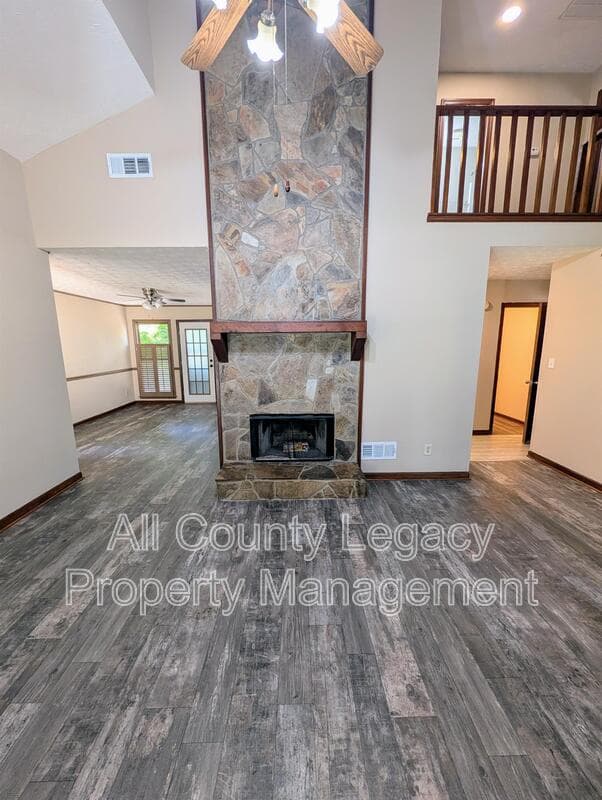 Auburn House: 125 Governors Rdg