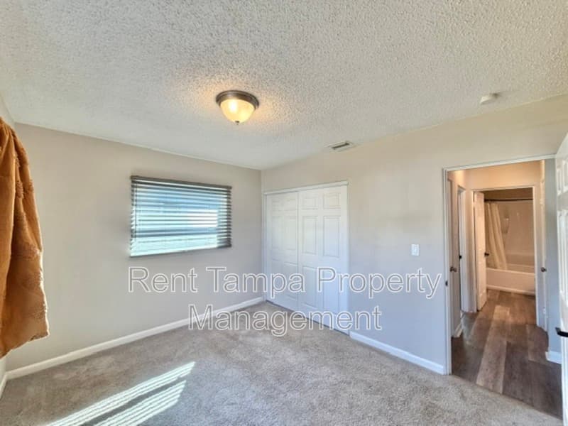 St. Petersburg House: 1635 40th Street South