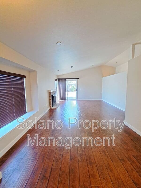Vacaville House: 354 Bradley Dr.