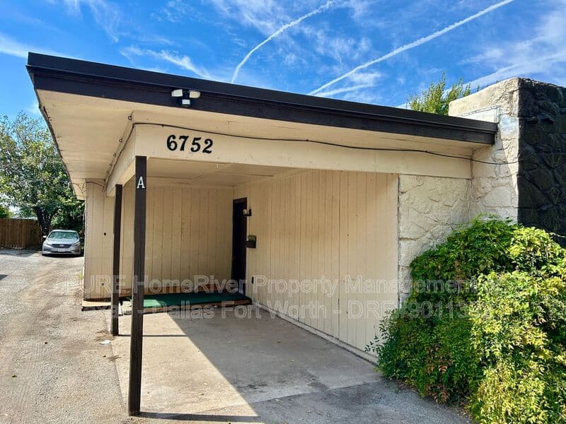 Fort Worth Condo: 6752 Trail Lake Drive A