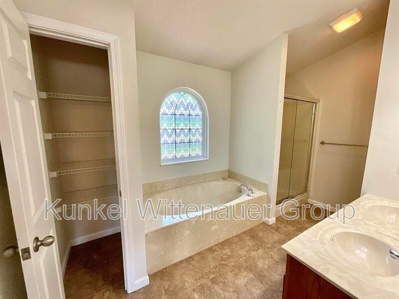 O'Fallon House: 150 Knob Creek Lane