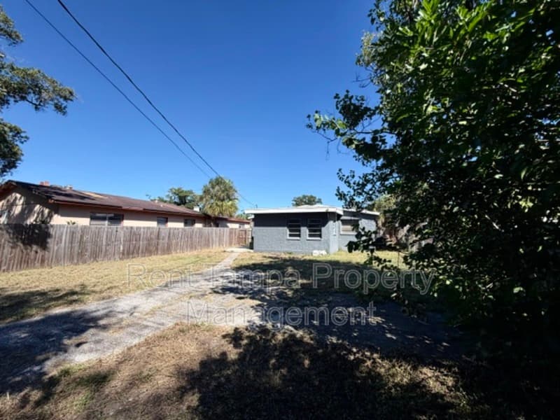 St. Petersburg House: 1635 40th Street South