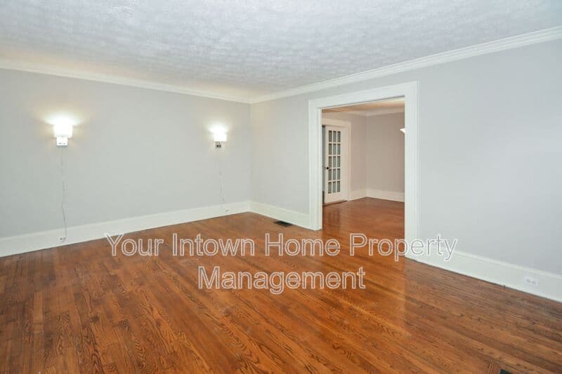 Atlanta House: 619 Cooledge Ave NE