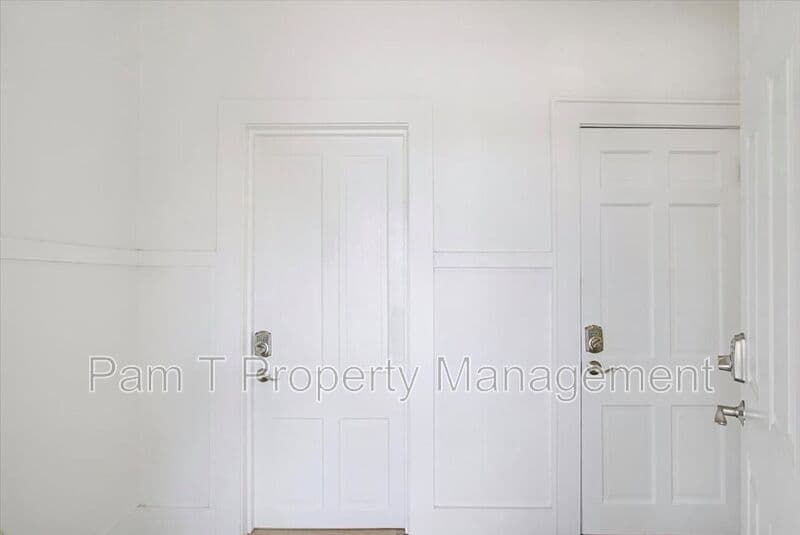 Savannah Condo: 613 W 39th St