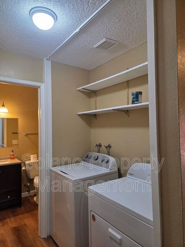 Fairfield Condo: 1152 Frost Pl