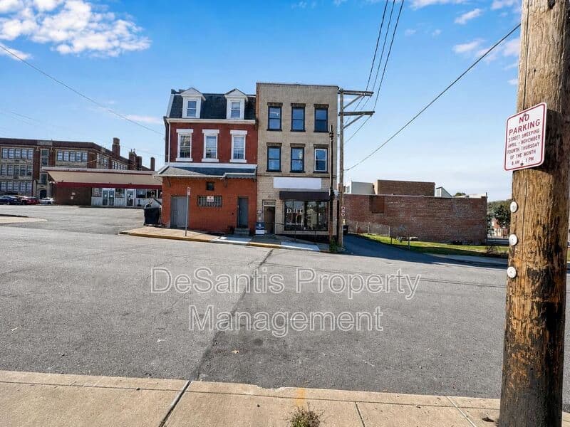 Homestead Condo: 810 Amity Street