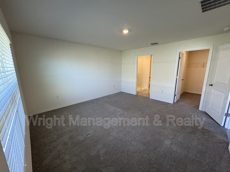 Wimauma House: 5586 Logan Cave Avenue