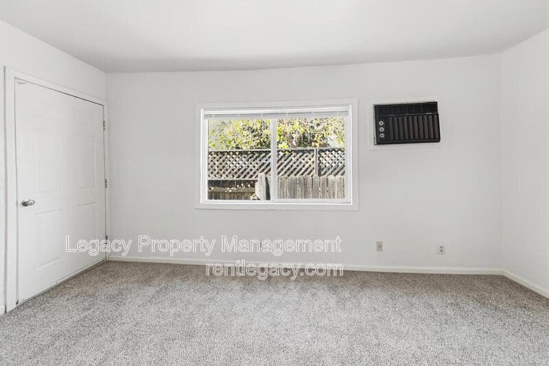 Sacramento Condo: 4923 11th Ave