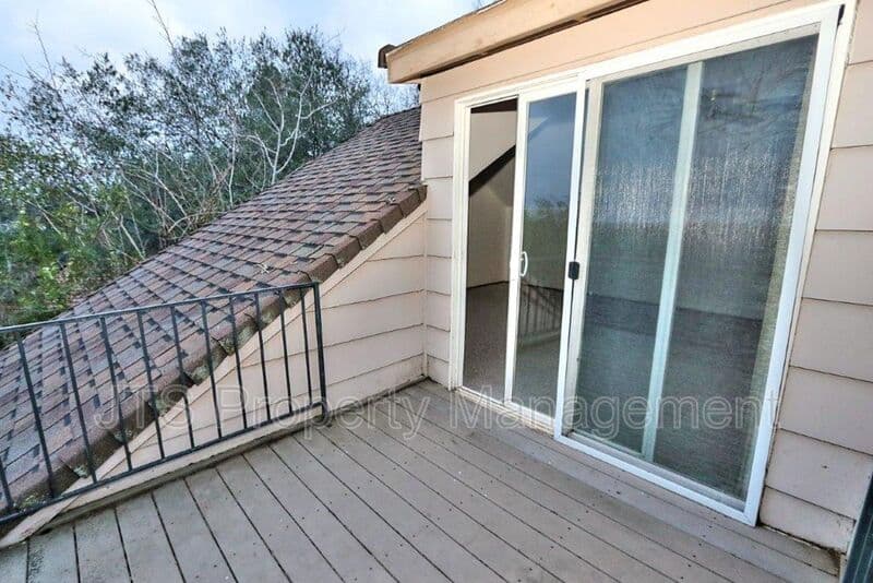 Fair Oaks House: 8520 Emperor Drive