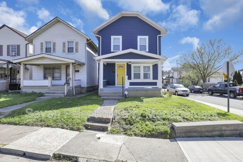 Columbus House: 522 Ryan Ave