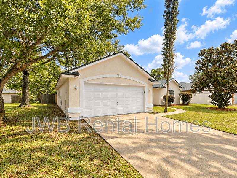 Orange Park House: 383 Turtle Dove Dr