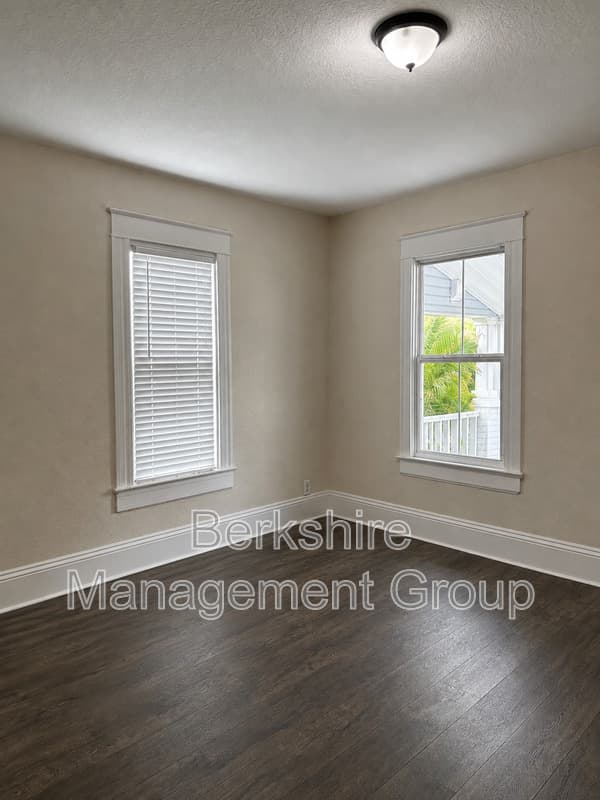 Lakeland Townhome: 118 S Lake Ave