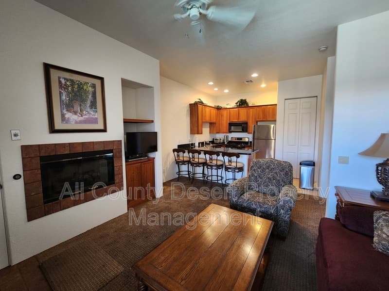 La Quinta Condo: 50650 Santa Rosa Plaza