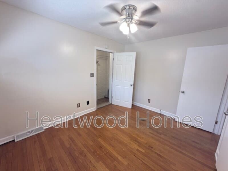 Columbia House: 1213 Deerwood Street