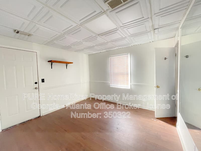 Lawrenceville House: 2280 Castle Royale Dr