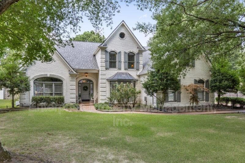 Collierville House: 10290 Shrewsbury Run Way