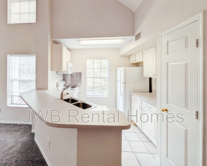 Jacksonville Condo: 13700 Richmond Park Dr N #1206