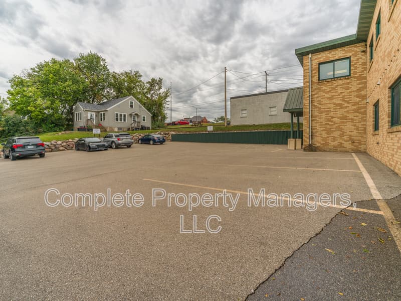 Albert Lea House: 222 East Main Street - 1