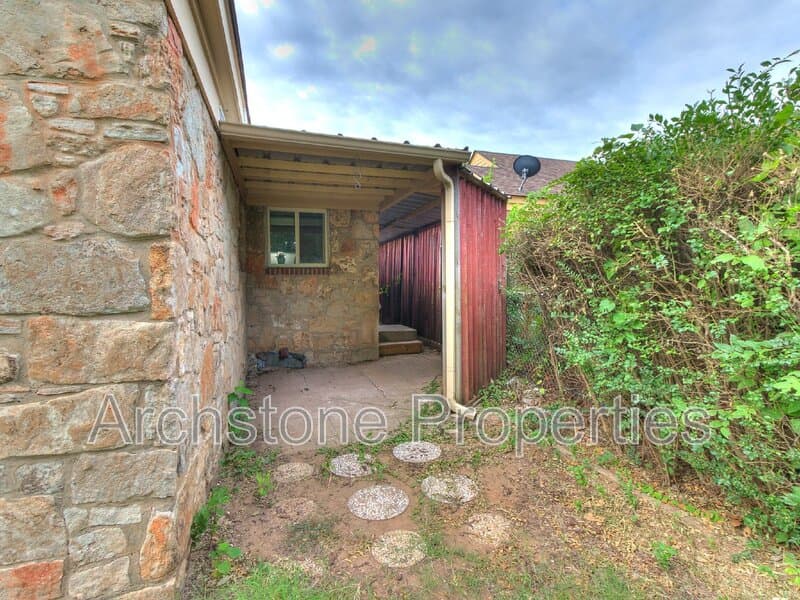 Oklahoma City House: 2617 Northwest 37th Street