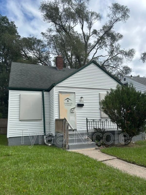 Detroit House: 19958 Harned Street
