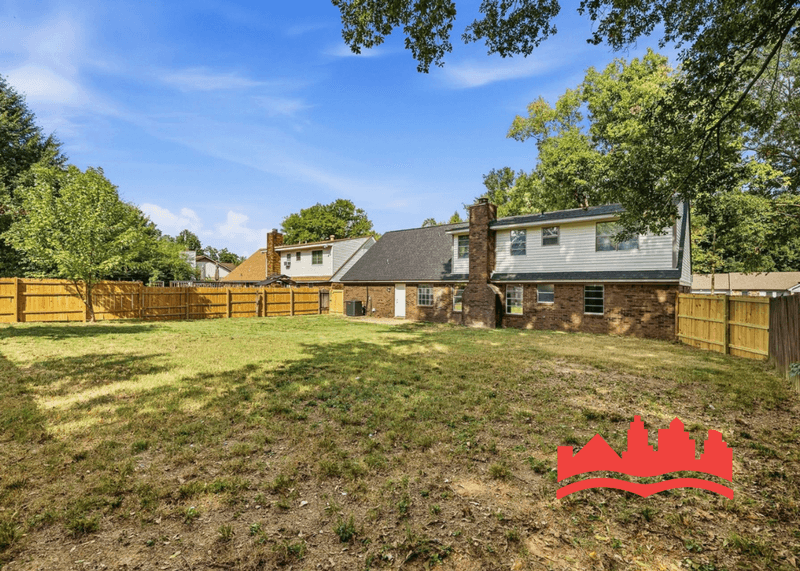 Bartlett House: 3915 Clover Hill Dr