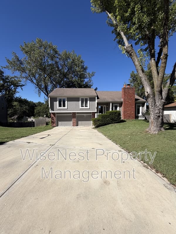 Shawnee House: 11914 West 49th Place