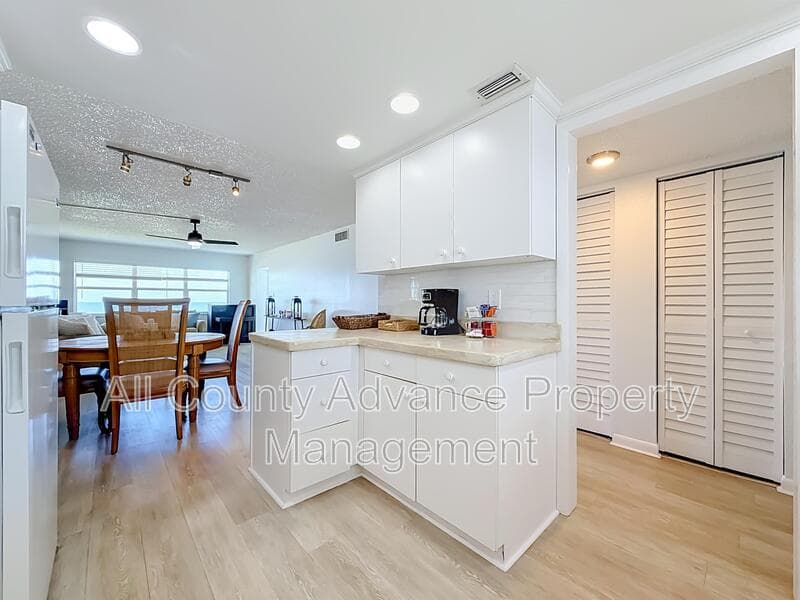 Unit 2007
Clearwater House: 1230 Gulf Blvd