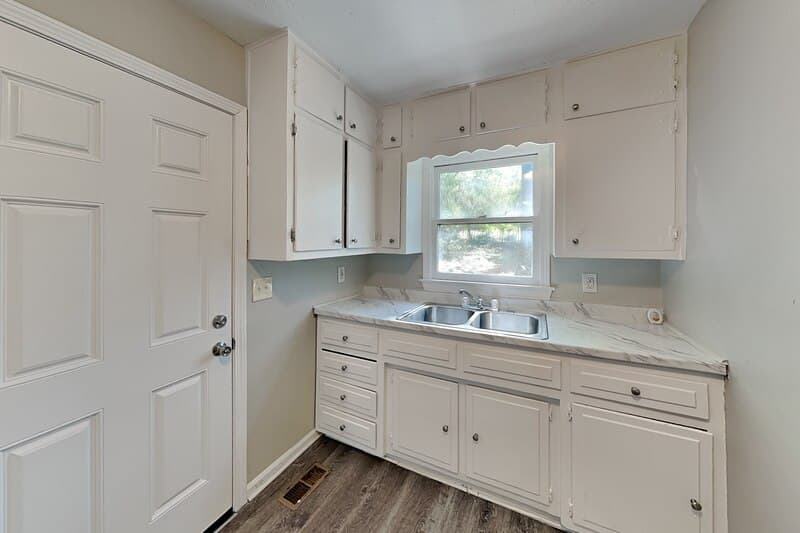 Birmingham House: 441 13th Ave NW