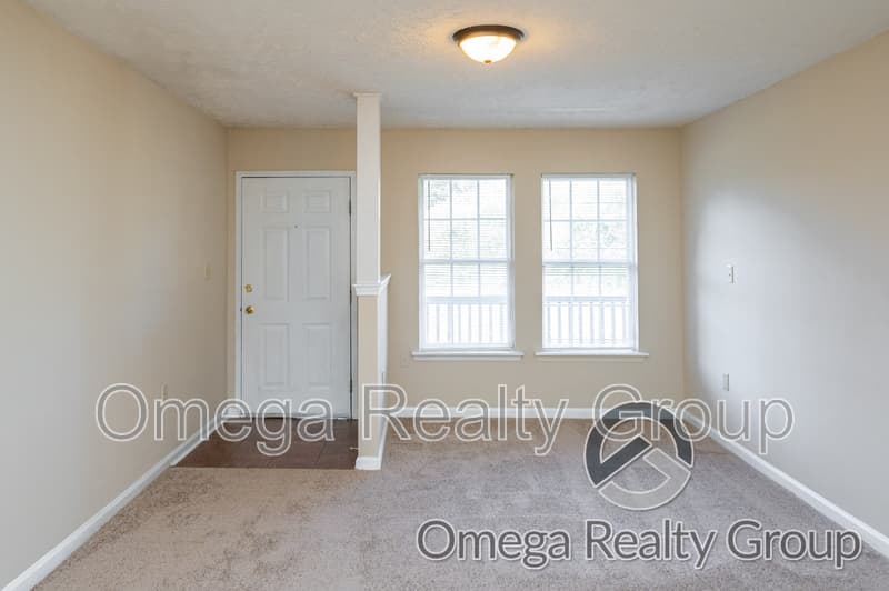 Jemison Condo: 156 Patton St W