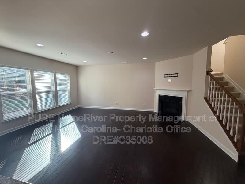 Mooresville House: 150 Farmers Folly Drive