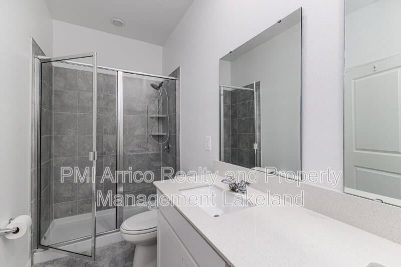 Winter Haven House: 1228 Tyler Lp
