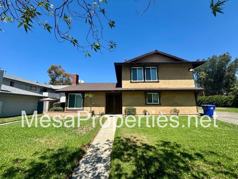 Ontario Condo: 1749 E Fairfield Ct
