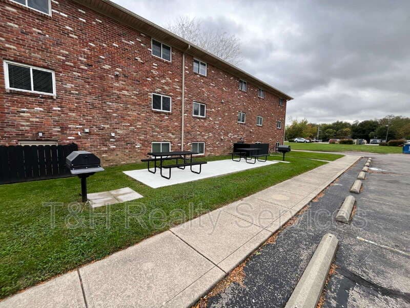 Noblesville Condo: 1152 Evans Avenue