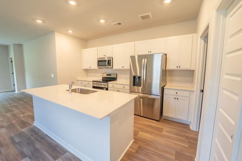 Bloomingdale House: 142 Geranium Way