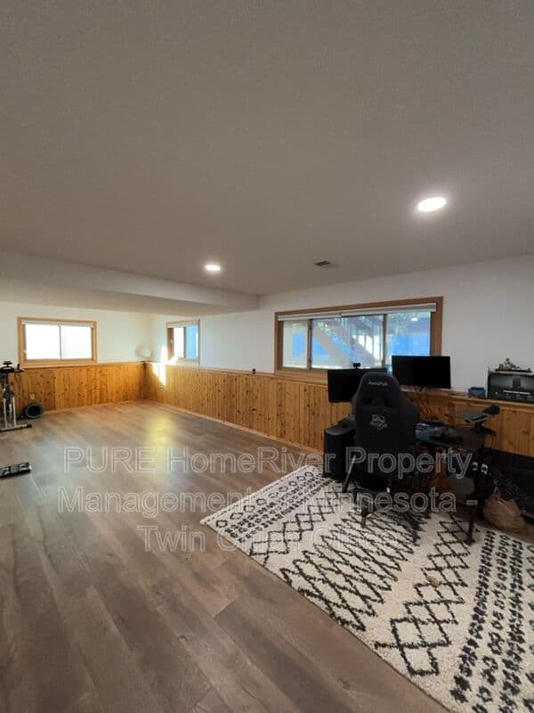 Coon Rapids House: 12394 Magnolia Cir Nw