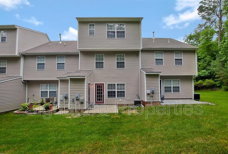 Midlothian House: 4046 Anita Ave