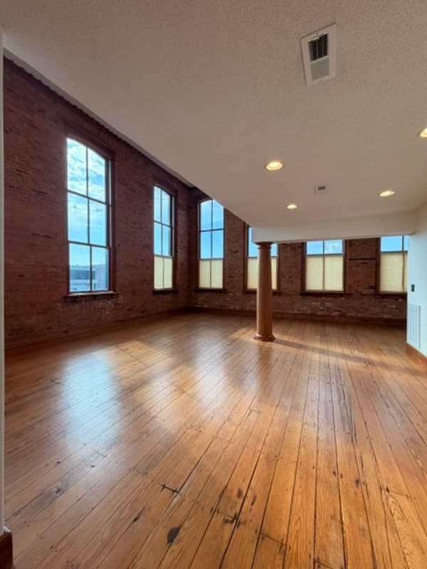Prosperity Condo: 106 Grace Street - 1