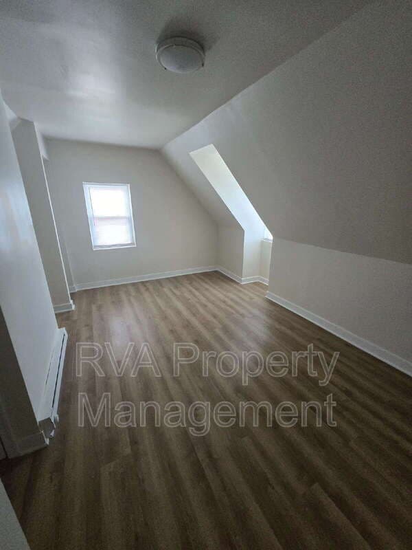 Richmond House: 3417 Danbury Road
