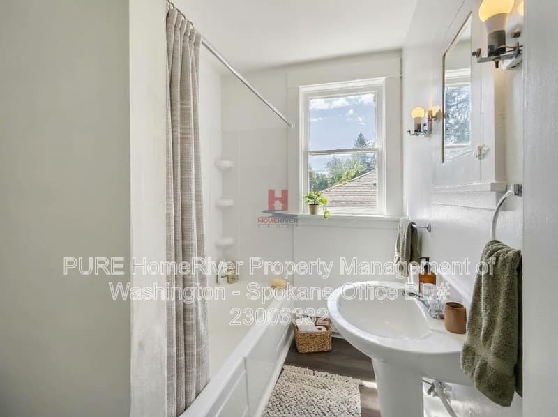 Spokane House: 634 E 23rd Ave