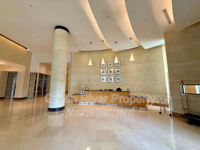 Jacksonville House: 1431 Riverplace Boulevard