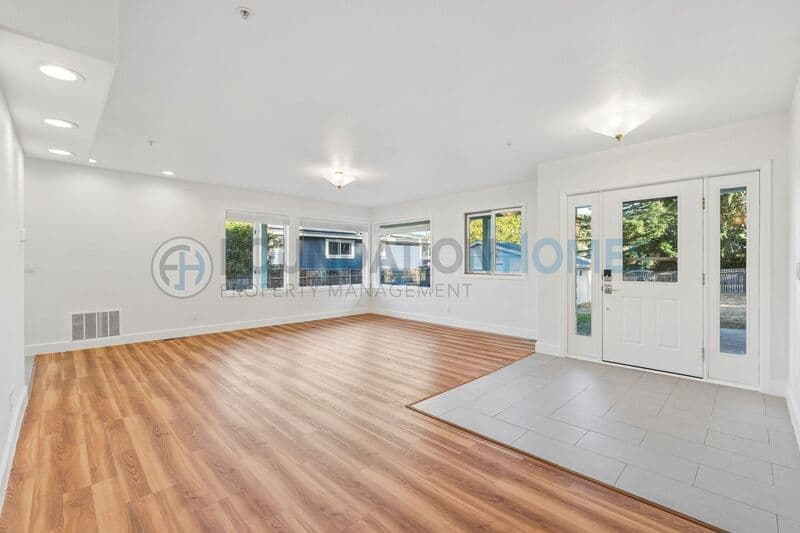 Mill Valley House: 51 Plaza Dr