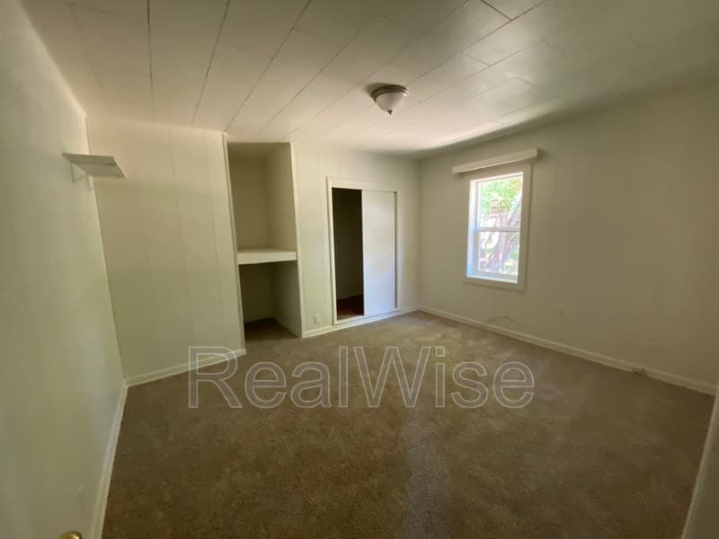 Medford House: 512 Pearl St