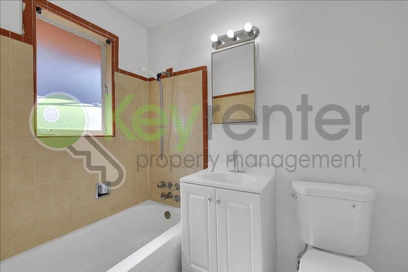 Sacramento House: 4806 Yosemite Avenue