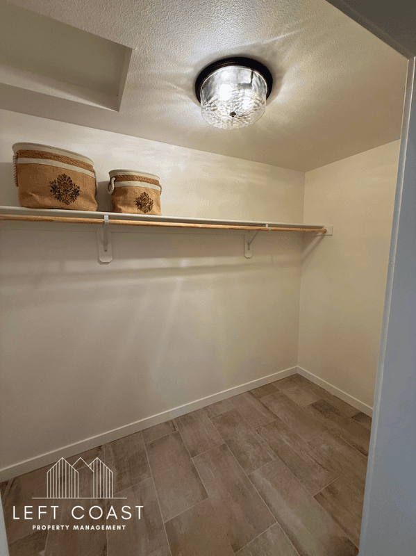 Newport Condo: 811-829 SW 13th Street - 829