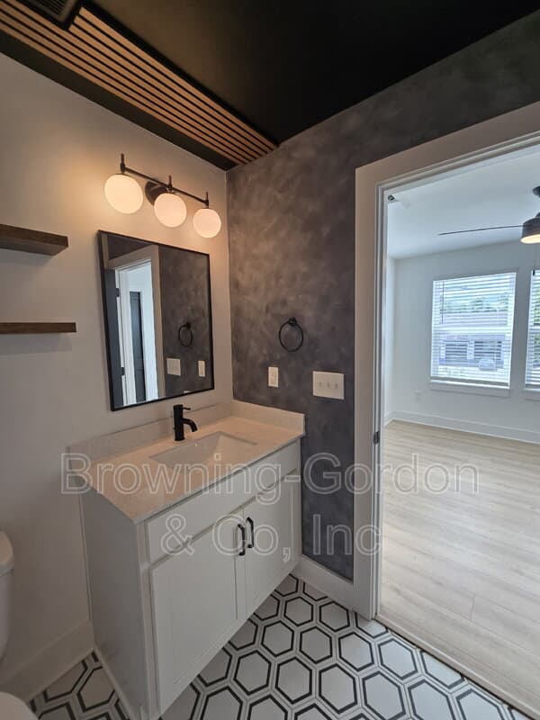 Nashville Townhome: 102 Duke St